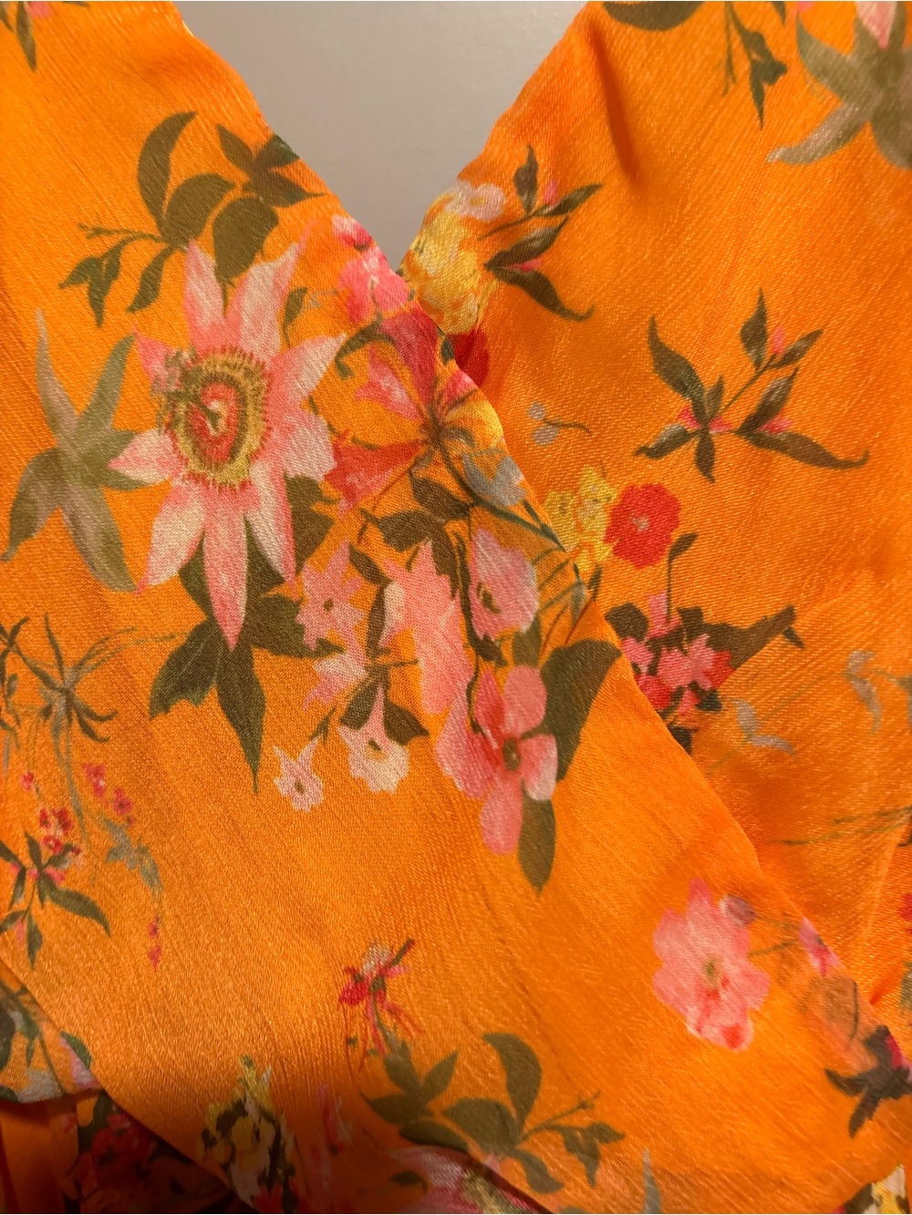 Dress neckline close-up - Picture 2 of 5